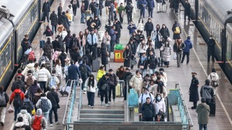 1月3日全国铁路迎返程客流高峰，预计发送旅客1745万人次
