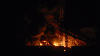 美軍對委內(nèi)瑞拉境內(nèi)目標(biāo)轟炸結(jié)束，地點包括軍用機場等