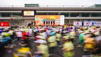 “蒸蒸日上”开启2026，新年第一跑诠释文体商旅展融合