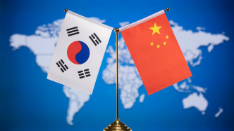 大外交｜韩国各大财团掌门人全数出动随总统访华 ，专家：从经济上重新认识中国