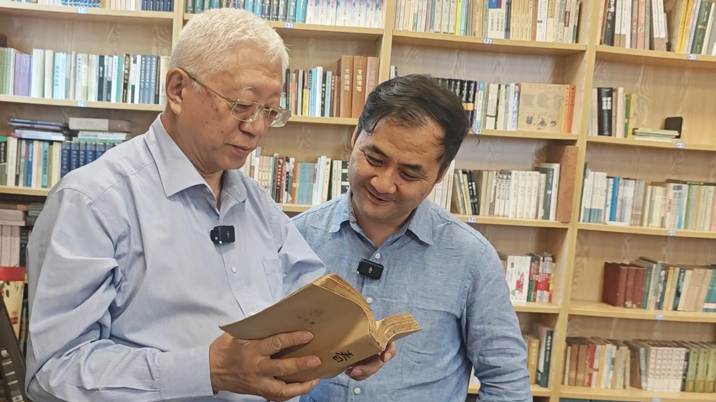 海上书房｜学者陈思和的书房：把这点书读了，博士可以毕业了