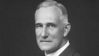 金文泰的两副面孔