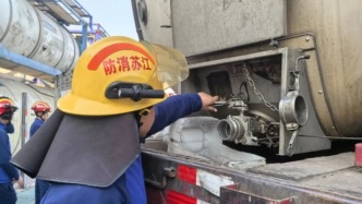 苏通大桥槽罐车追尾致航油泄漏案判决，被告方承担24万余元环境损害赔偿