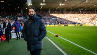 曼聯(lián)解雇主帥阿莫林，此前曾炮轟俱樂(lè)部