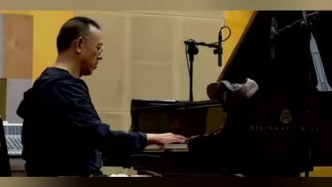 姜文生日當(dāng)天曬琴技：拍鋼琴電影，自己也學(xué)會彈琴