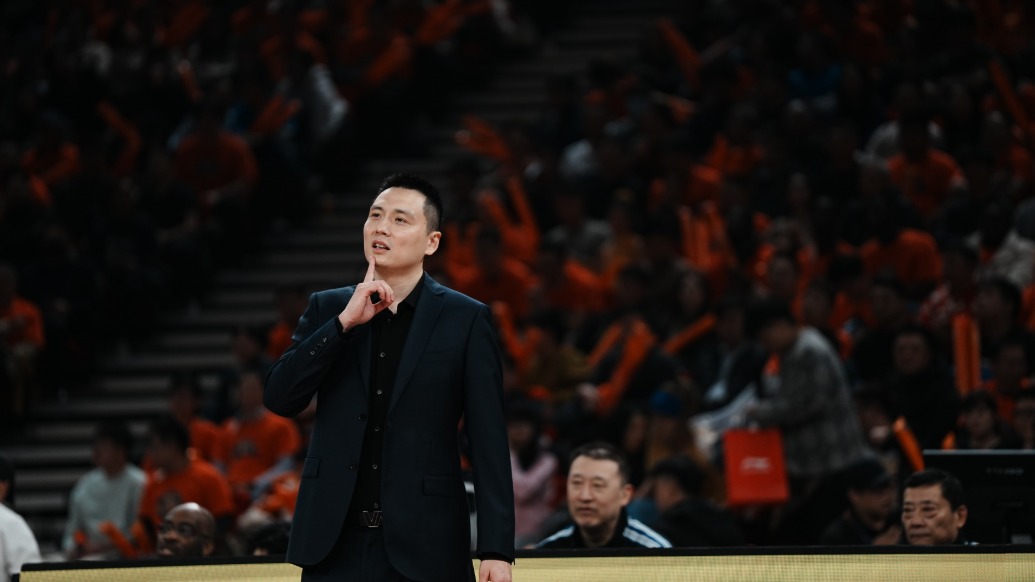 球队30周年纪念日感触良多！卢伟盼年轻人持续沉淀拿下冠军