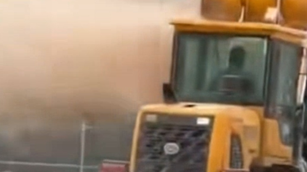 广州一工地被指“扬尘逼迁”,街道:责令涉事拆卸公司停工整改,立案处罚