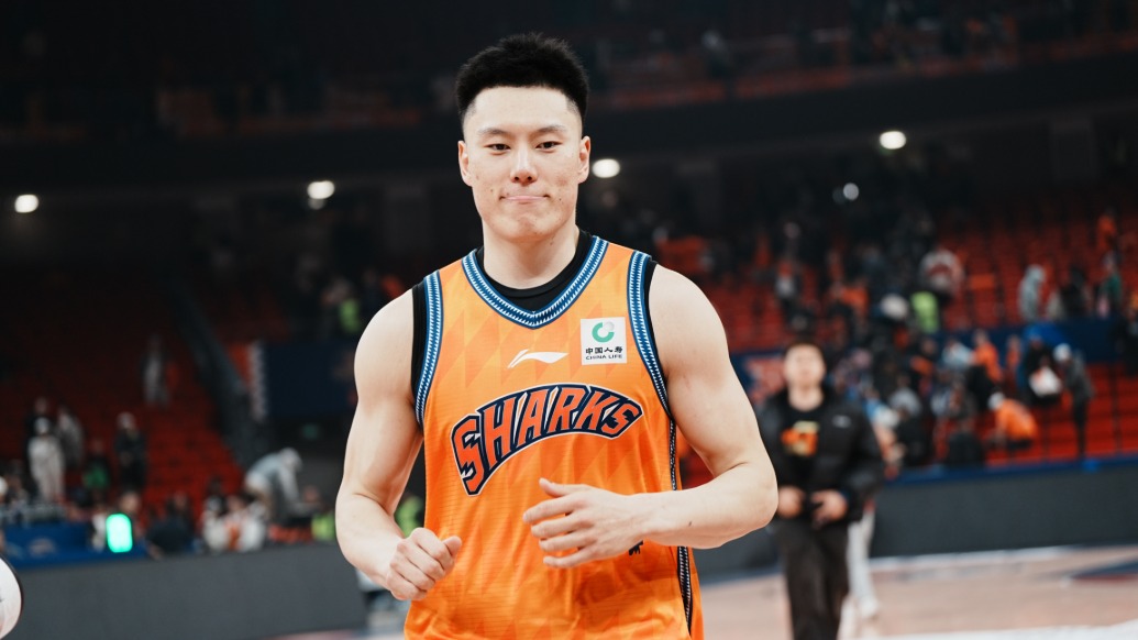 上海男篮大胜广厦豪取7连胜,李弘权:球队还有进步空间