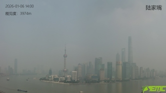上海空气质量出现中度污染，首要污染物为PM2.5