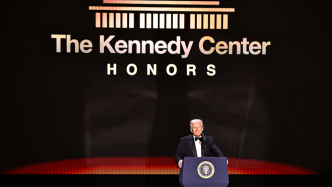 特朗普主持肯尼迪中心荣誉奖颁奖典礼，收视率创历史新低