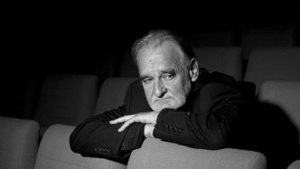 电影大师贝拉·塔尔去世，曾与去年诺奖得主拉斯洛长期合作