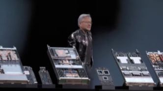 黃仁勛攜Rubin架構(gòu)亮相CES，英偉達(dá)鐵了心要做“AI賣(mài)鏟人”