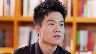 董宇輝爆單沙發(fā)陷“代工”爭議，顧家幕后浮現(xiàn)美的“太子”身影