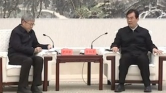 貴州省長(zhǎng)李炳軍會(huì)見(jiàn)奇瑞集團(tuán)董事長(zhǎng)尹同躍