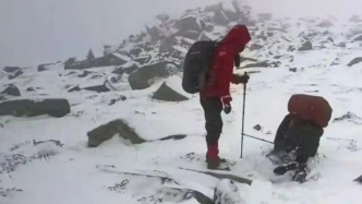 5人違規(guī)穿越鰲山搜救最新情況：最后1名失聯(lián)墜崖人員被找到，已無生命體征