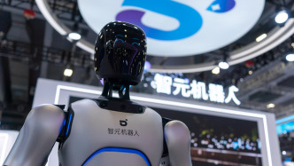 智元发布SOP框架，让机器人在真实场景干活更稳定、更高效