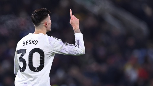 体坛速览｜曼联曼城均遭联赛三连平，巴萨创西超杯赢球纪录