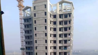 楼盘完工三年工人称仍被拖欠近千万工资，湖北襄阳市人社局：已到法院强执环节