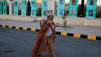 也门总统领导委员会主席签署命令免除达伊里防长职务