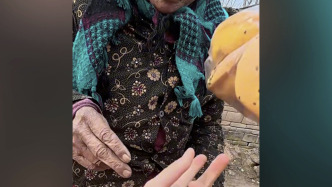 幼師轉(zhuǎn)行“跑腿”服務(wù)留守老人，她說想替在外的年輕人守護好他們的爸媽