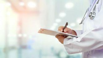 女子從小潰瘍不斷以為自己“容易上火”，在滬被診斷為“白塞病”