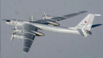 俄羅斯圖-142MK反潛機首次在北極完成空中加油