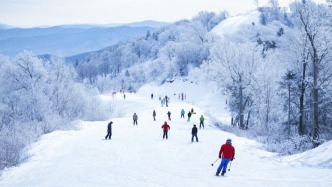 镜观·回响丨让冰天雪地成为金山银山