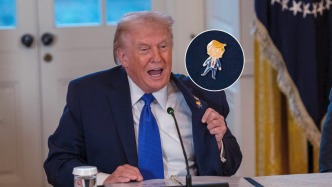 胸前徽章有寓意？特朗普：这叫“快乐特朗普”，我老是不快乐