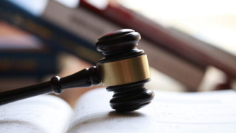 “欢迎宴”后因老板称呼问题起争执，42岁新员工咬掉老员工鼻子获刑