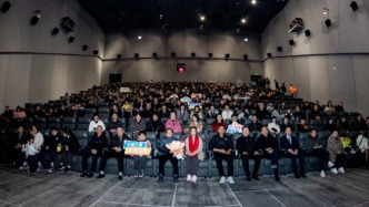 電視劇《小城大事》熱播，主角原型在浙江龍港與市民組團觀看首映