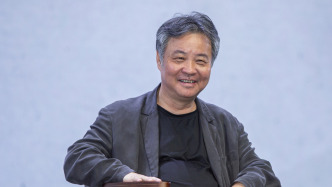 余华人民日报撰文谈朱山坡新作《蛋镇诗社》：松弛感的写作