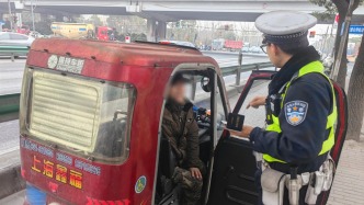 上海一個多月查處殘疾車交通違法7000余起，違法載人占比突出