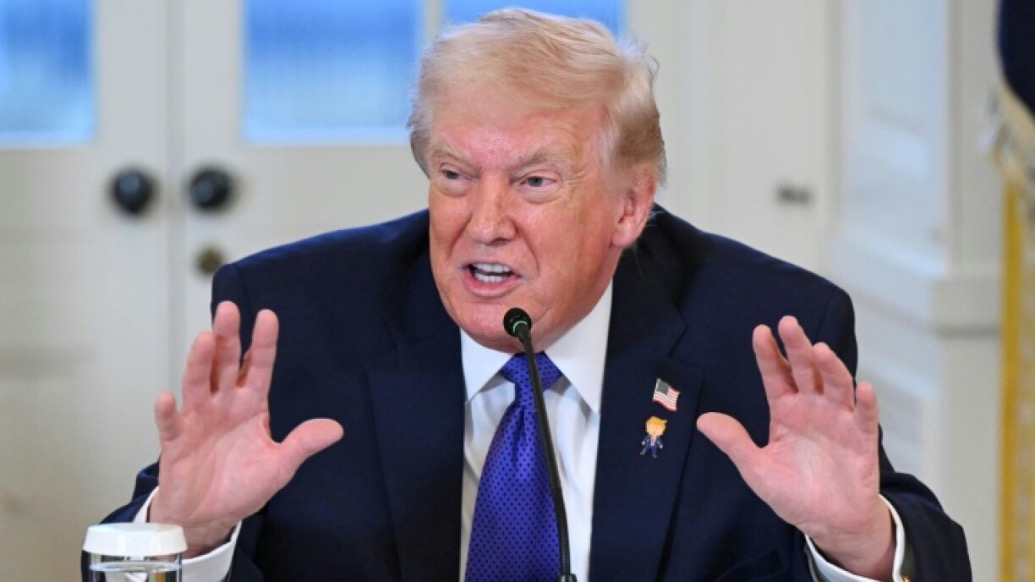 特朗普再放狠话：美国势必拿下格陵兰岛，他们靠狗拉雪橇防卫