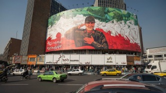 特朗普政府13日将讨论伊朗干预方案，航母中东缺位或制约美军