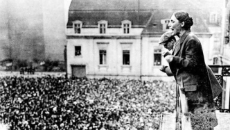 王瓊穎評(píng)《被爭(zhēng)奪的身體》｜“母職”的政治化