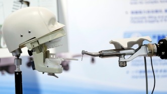 馬斯克放話：4年后機器人完勝人類醫(yī)生？三甲主任聊透AI看?。】涤蟹紽M