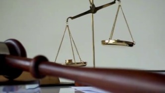 新华网评：司法公开不能“匿名”，责任担当不可“隐身”