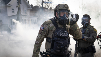 图说｜移民危机、枪击频发、冲突四起：党争加剧美国社会撕裂