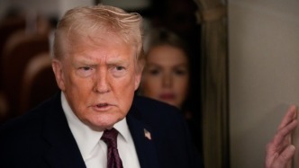 美媒报道称特朗普政府对伊朗行动选项“远超传统空袭”