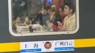 向Z99次列車揮手道別：有感傷與不舍，也有更多期待