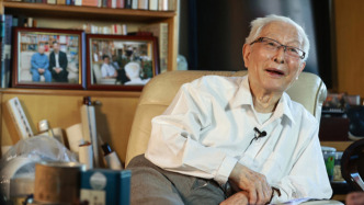 中国新闻史学界泰斗方汉奇人民日报撰文：百岁人生只做一件事