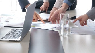 評標(biāo)專家突發(fā)身體不適時有發(fā)生，曾有專家因擅離評標(biāo)室被處罰