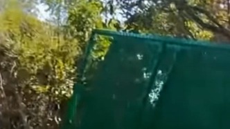 深圳公告封閉“望郎歸”后，網(wǎng)紅打卡地“觀(guān)海石”現(xiàn)場(chǎng)已架設(shè)圍欄