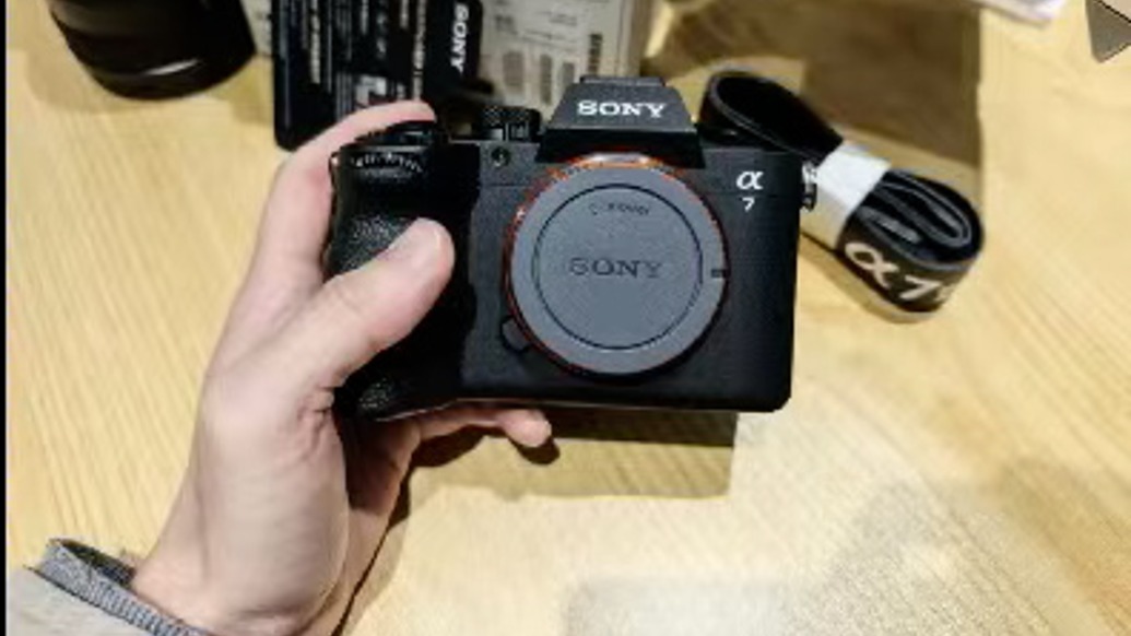 索尼店员代操作检验17999元新相机，小伙担心被动手脚获退款