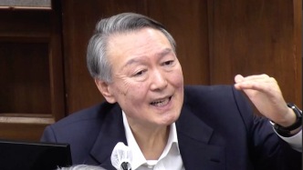 听到检方要求死刑，尹锡悦脸色通红：我这种傻瓜怎么搞“政变”