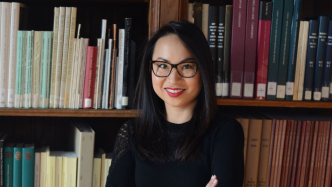 金伯莉·凯·黄谈蛛网资本主义：这网保护的是资本，而不是人