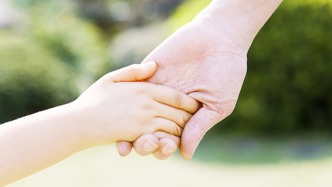 人民日報讀者點題·共同關注：如何降低生娃養(yǎng)娃成本