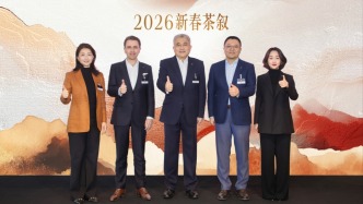 连推15款新车加码“油电同智”，奔驰2026年在华准备做好三件事