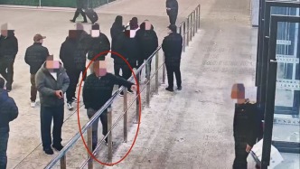 長期在火車站跟隨、揮手?jǐn)埧停?名“黑車”司機被行政拘留