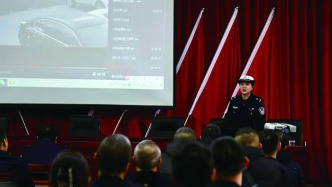 烏蘭察布多地集中整治分心駕駛：包含吃零食、喝飲品等分散注意力行為